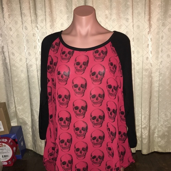 torrid Tops - Torrid 🆕 Skull Print Top - NWT - Size Plus 1X